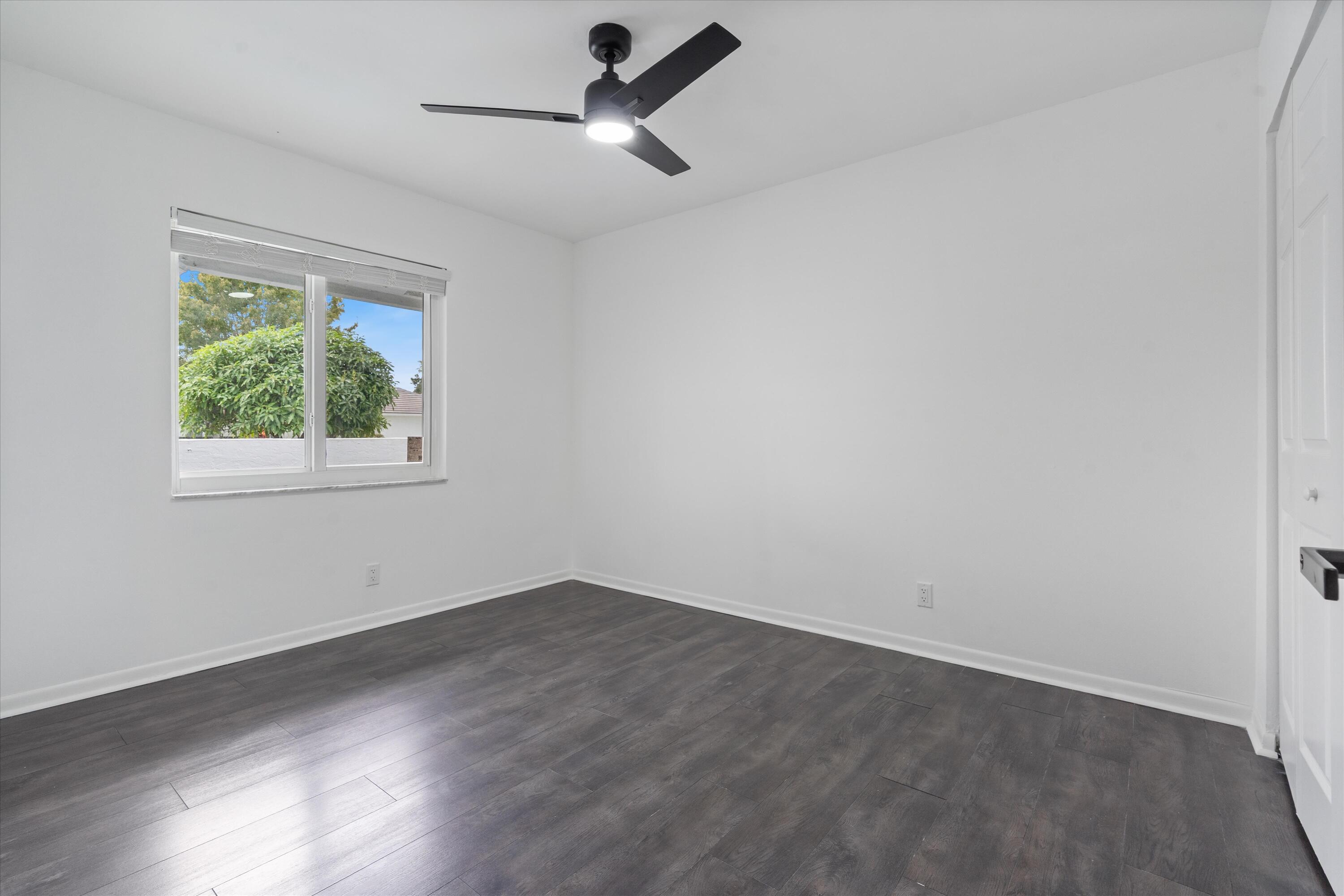 GREENVIEW SHORES 2 OF WELLINGTON - Residential