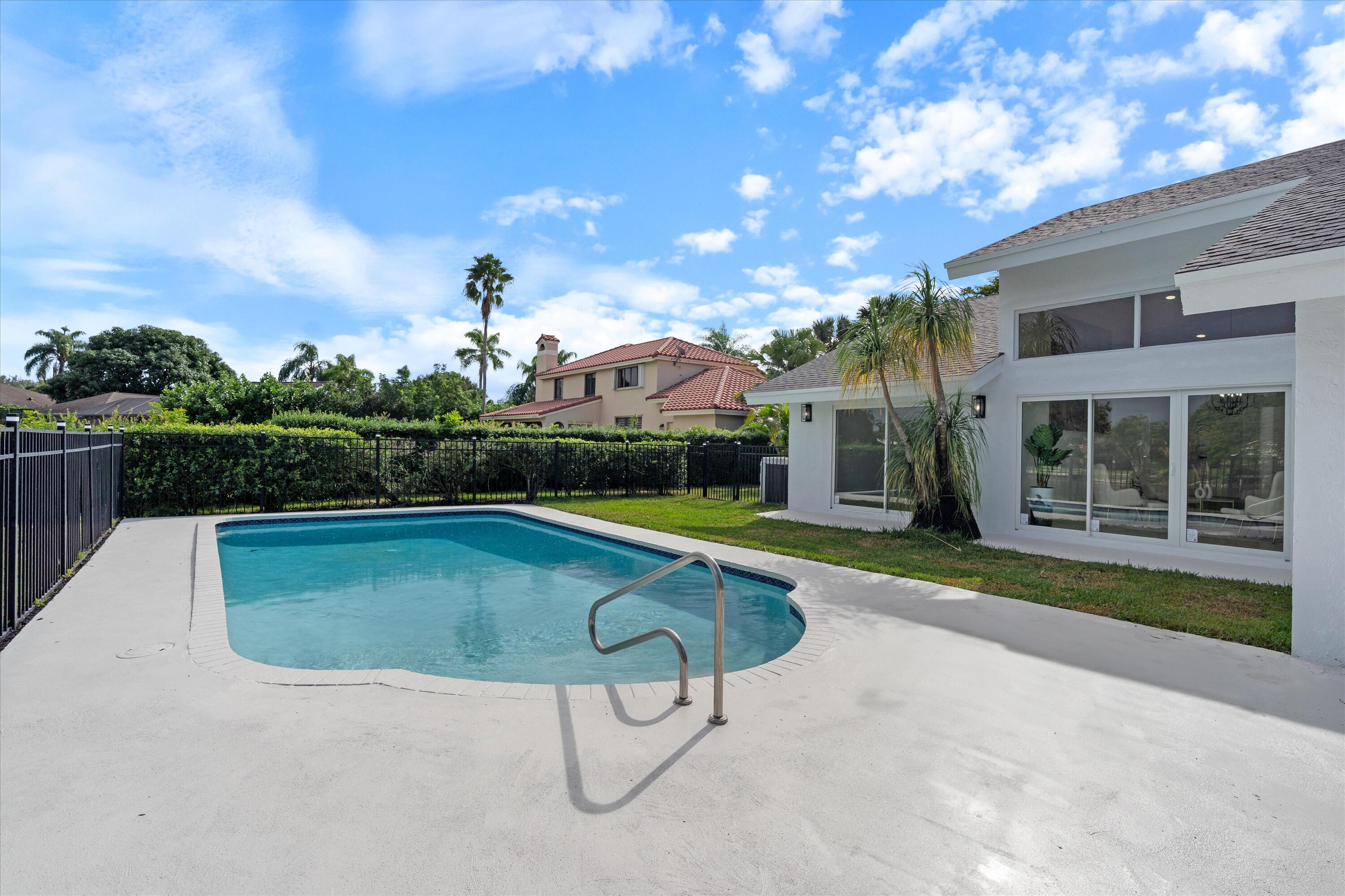 GREENVIEW SHORES 2 OF WELLINGTON - Residential