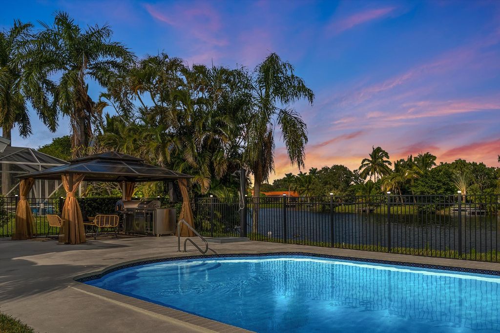 Photo of 12725 Kingsway Road, Wellington, FL 33414 (MLS # R11163678)