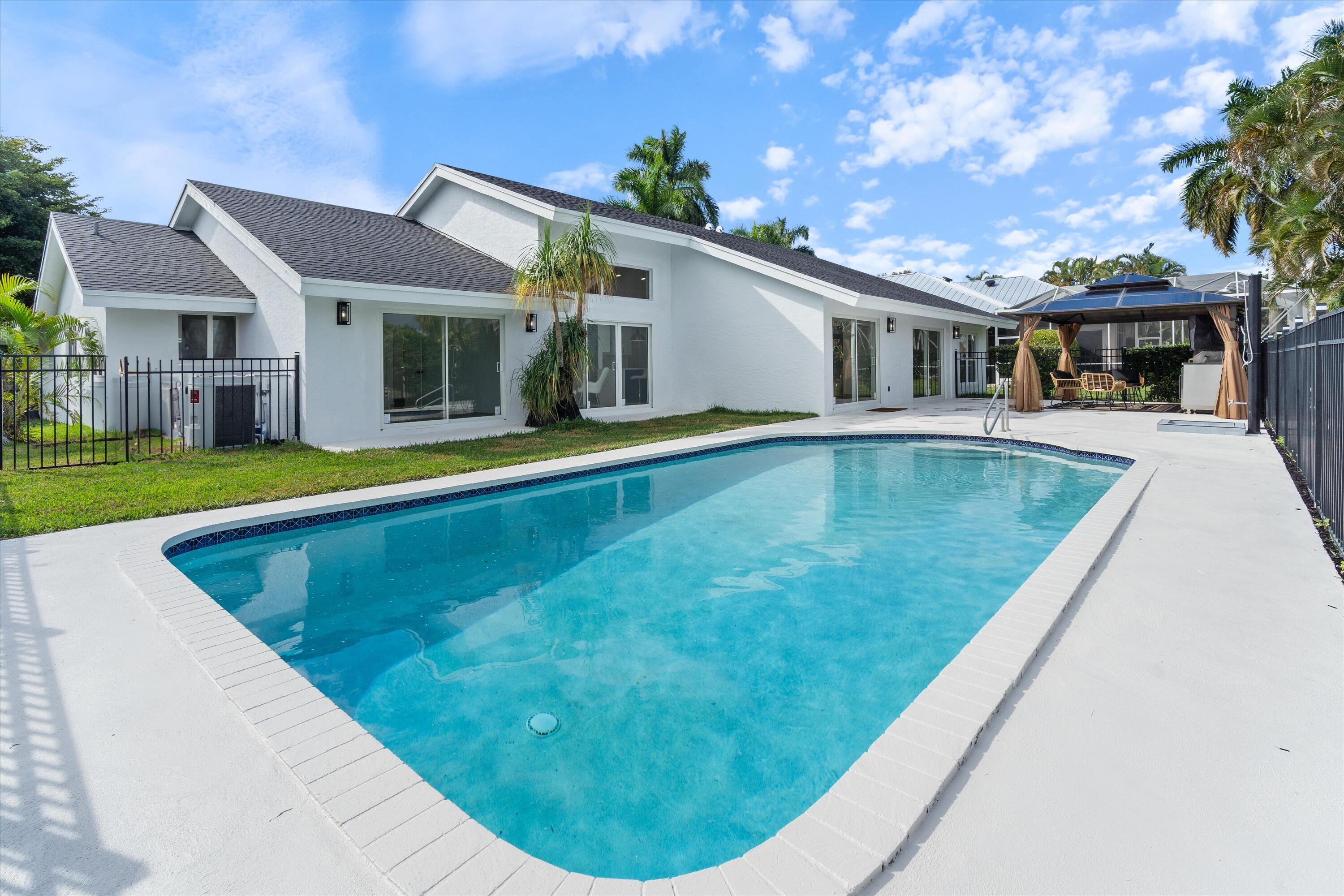 GREENVIEW SHORES 2 OF WELLINGTON - Residential