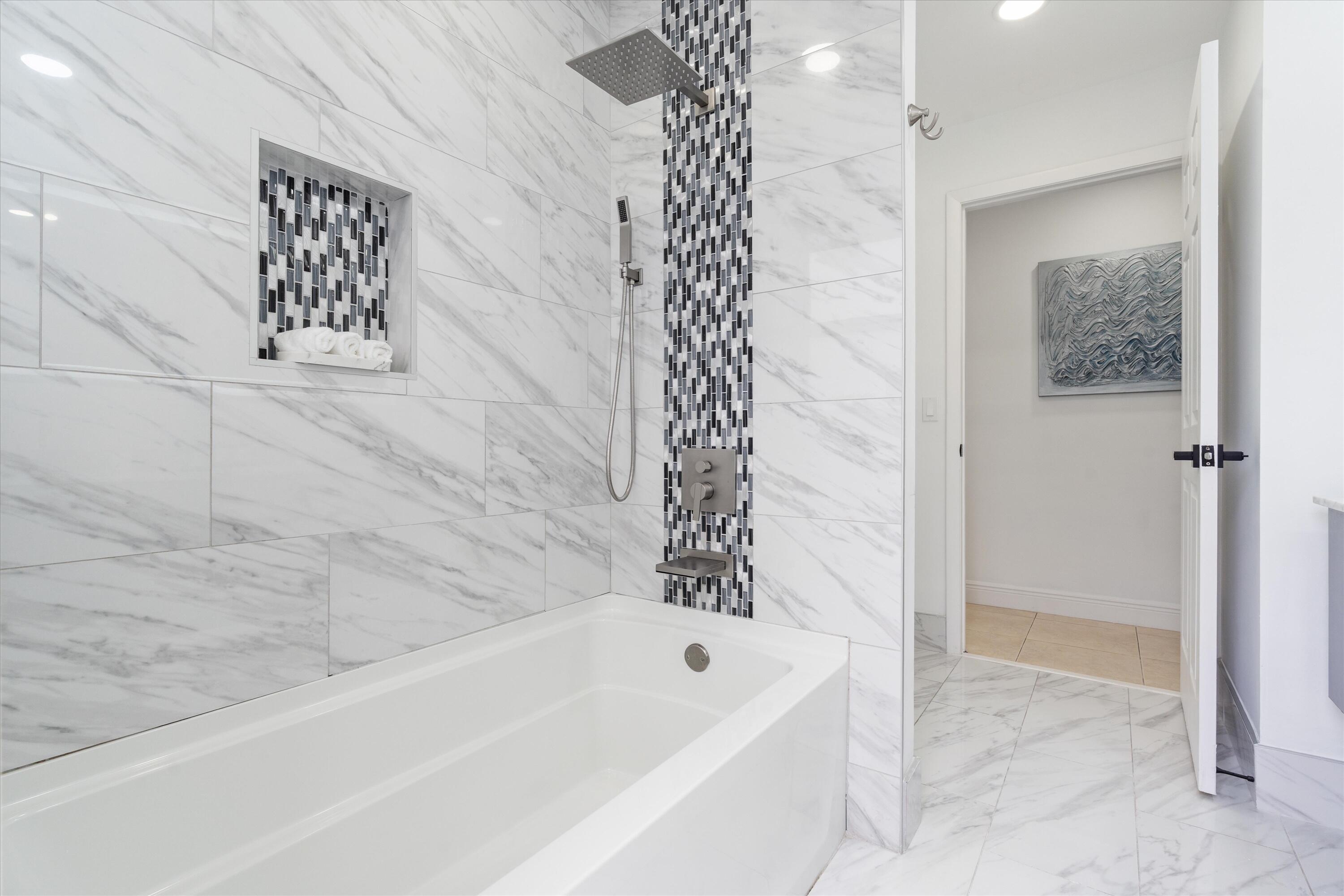 GREENVIEW SHORES 2 OF WELLINGTON - Residential