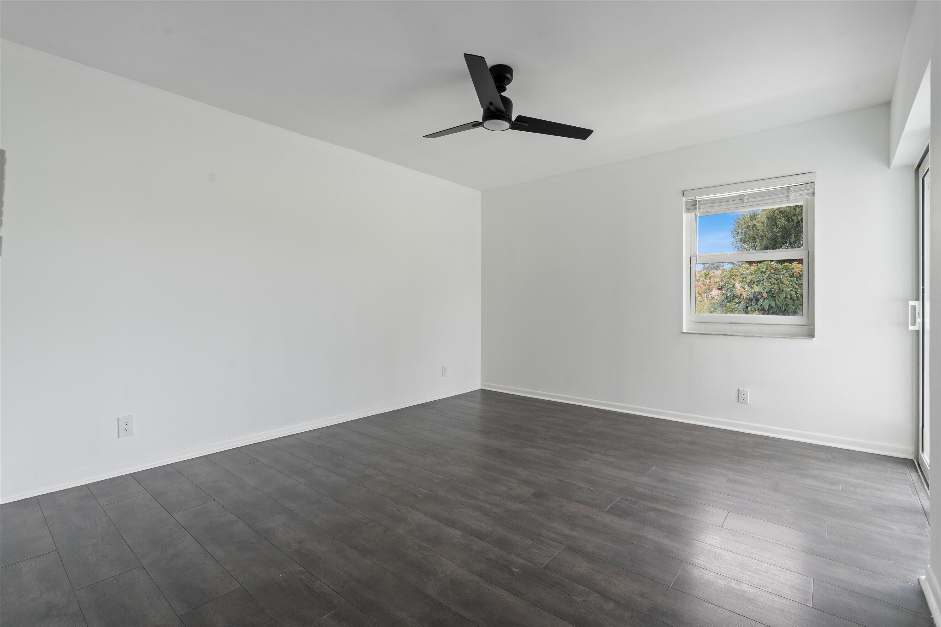 GREENVIEW SHORES 2 OF WELLINGTON - Residential