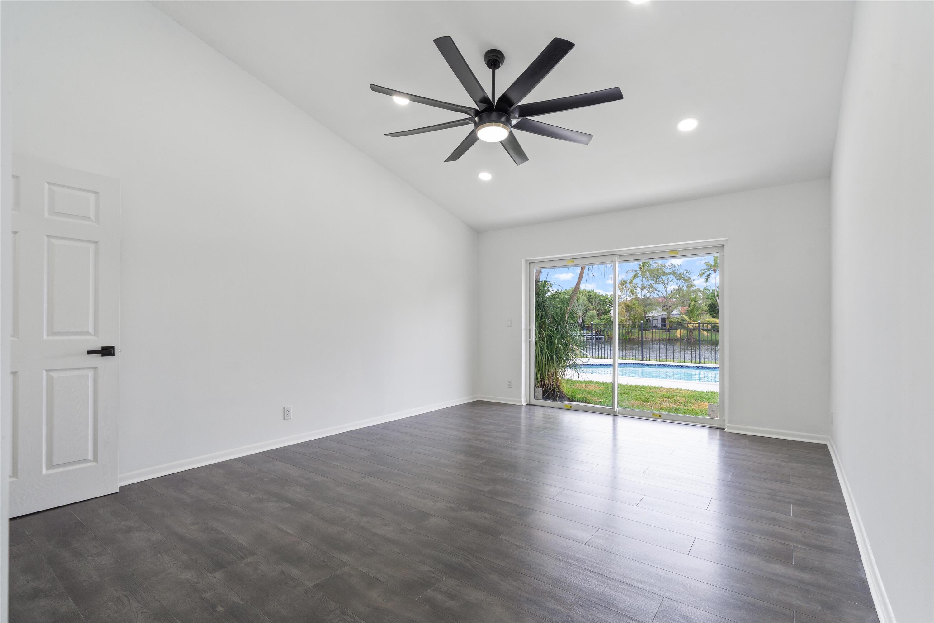 GREENVIEW SHORES 2 OF WELLINGTON - Residential