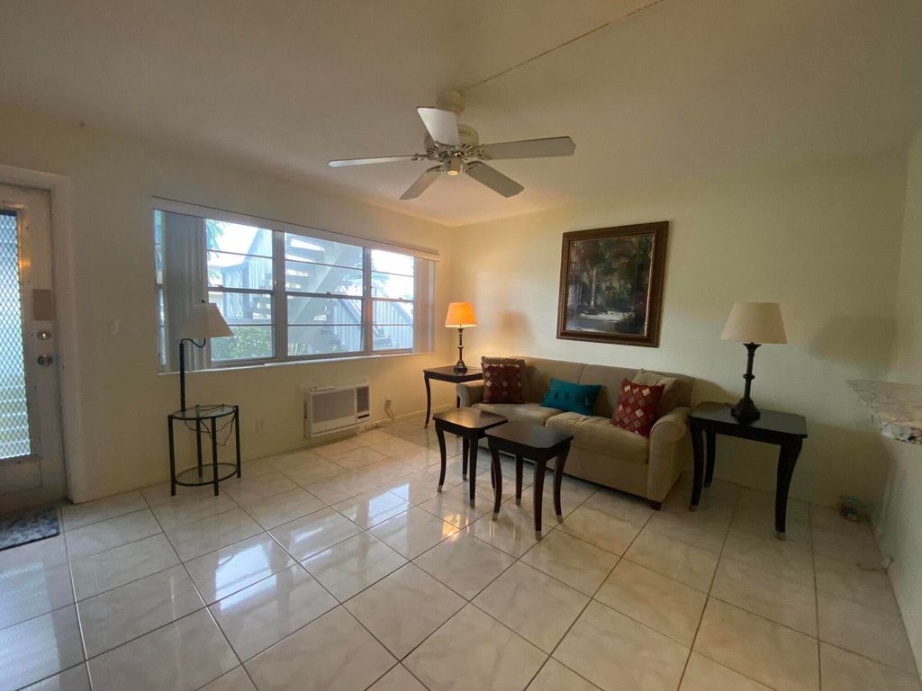Photo of 3 Kinghswood A, West Palm Beach, FL 33417 (MLS # B26024448)