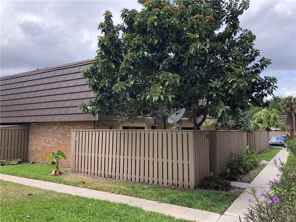 Photo of 716 7th Ct, Palm Beach Gardens, FL 33410 (MLS # F10278363)