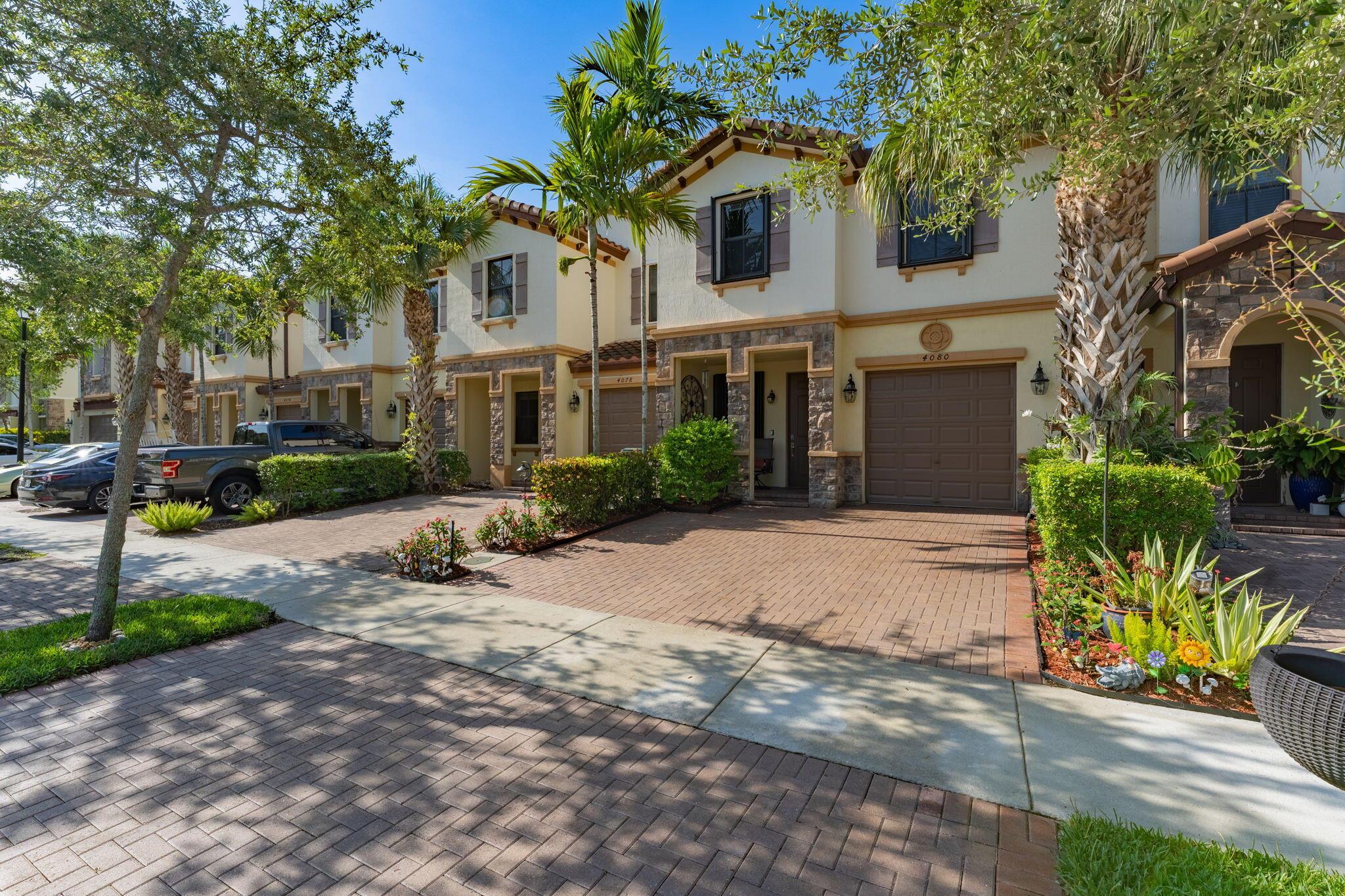 4080 Devenshire Court, Coconut Creek, FL, 33073/$515,000 1 4080 Devenshire Court