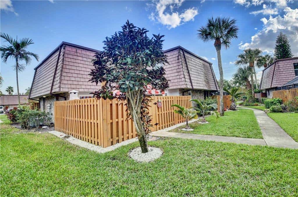 Photo of 7543 Courtyard Run Run E #52, Boca Raton, FL 33433 (MLS # R10915180)