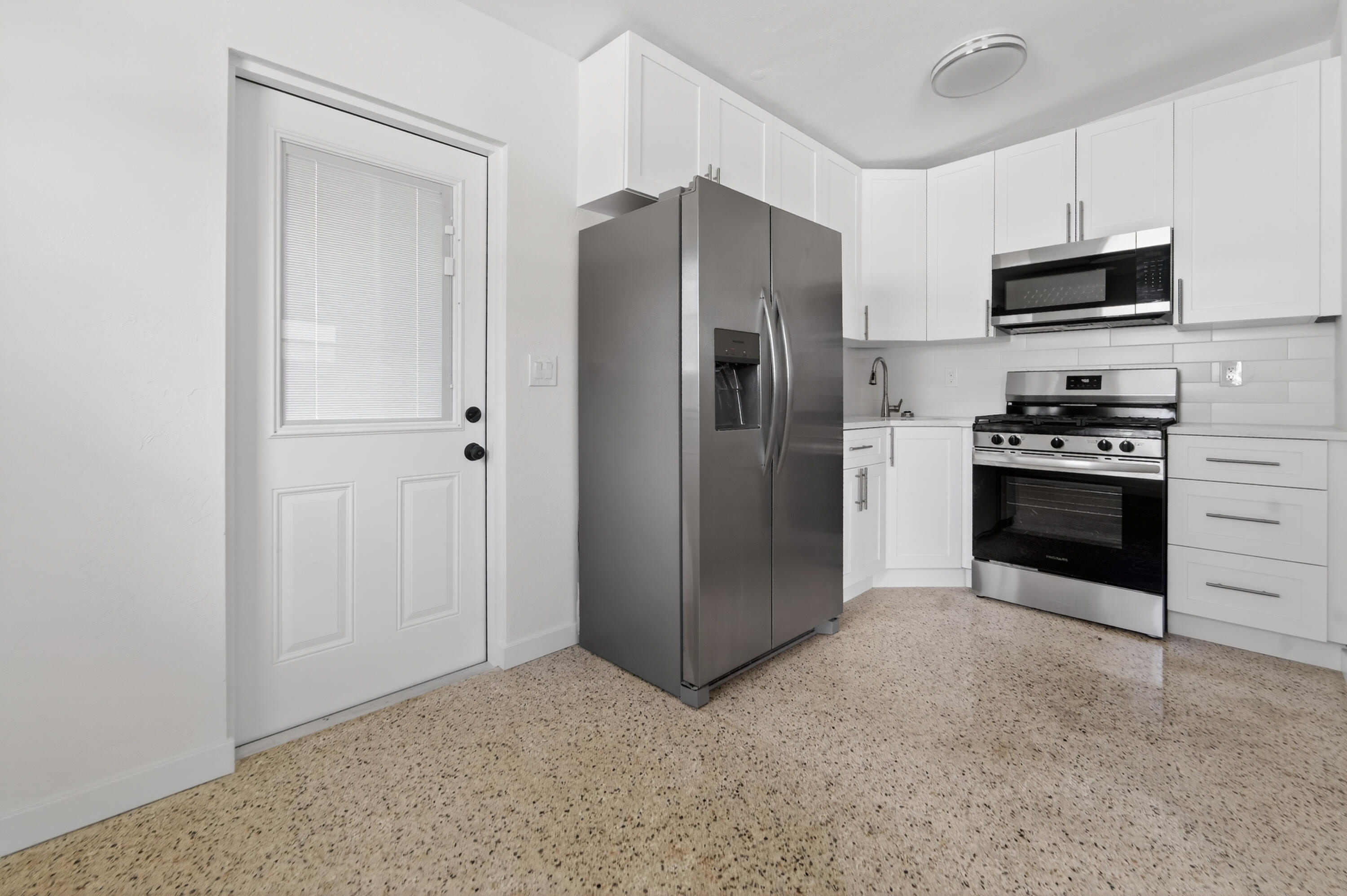 LAKE OSBORNE HILLS IN - Residential