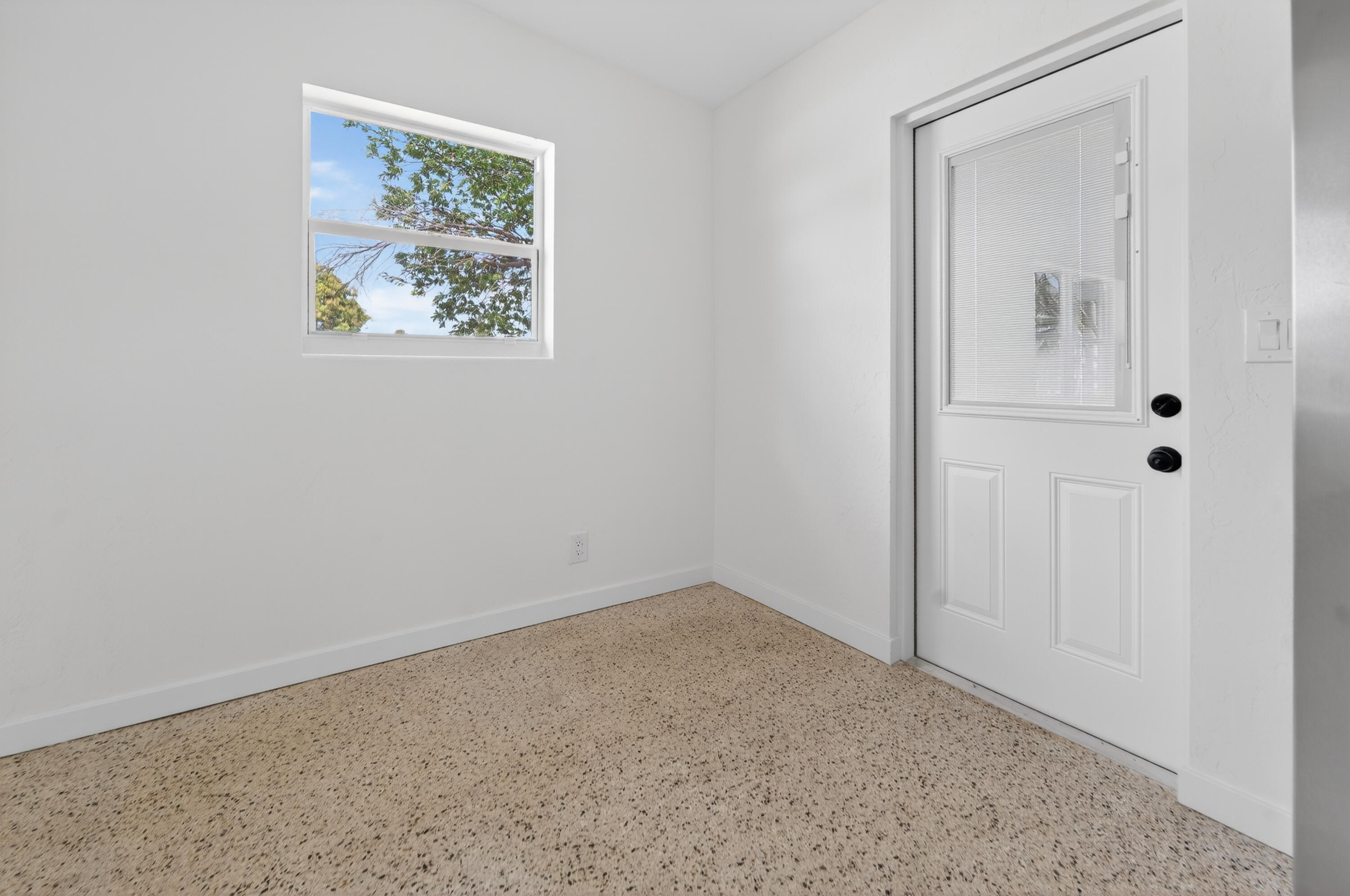 LAKE OSBORNE HILLS IN - Residential