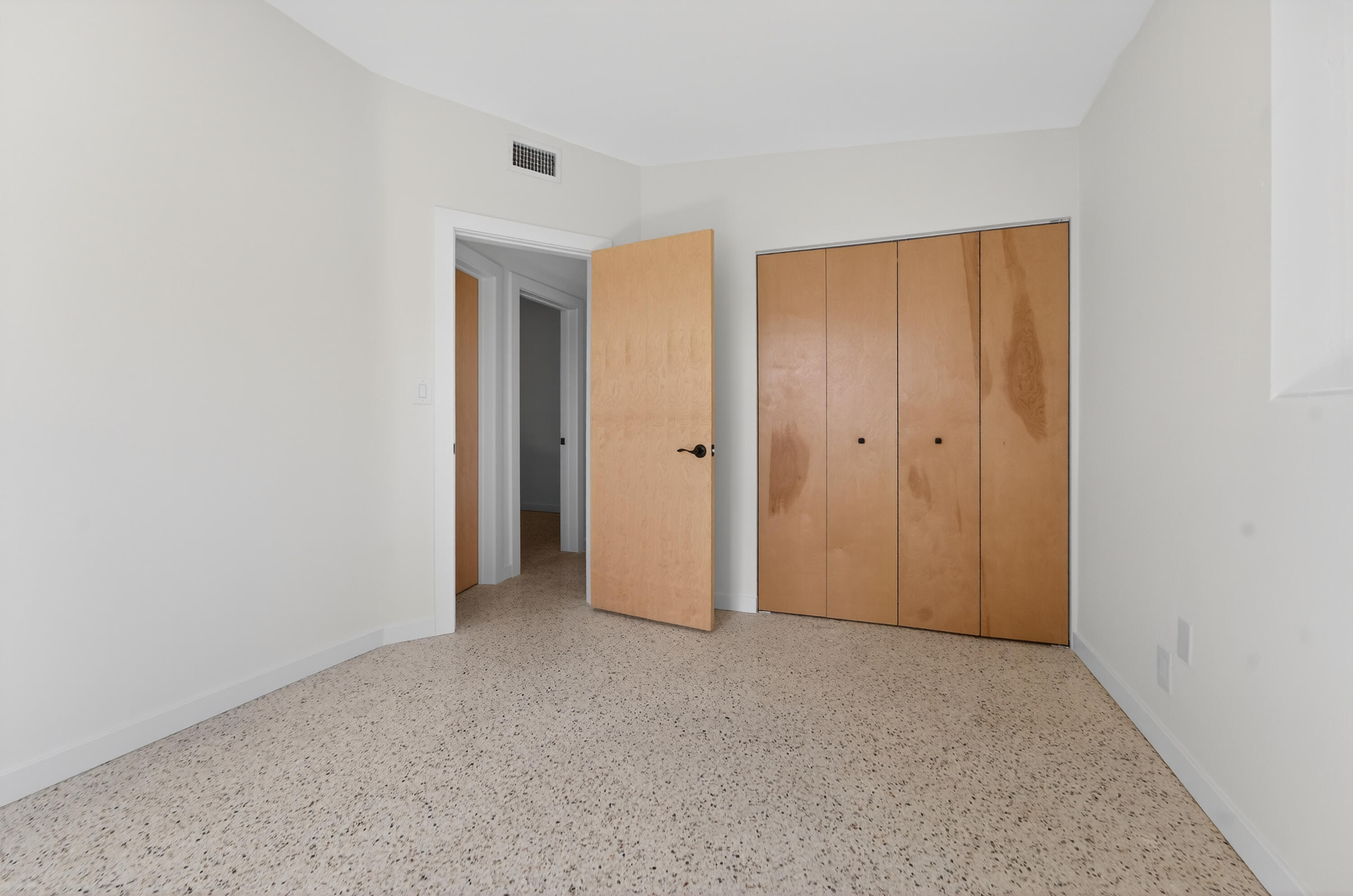 LAKE OSBORNE HILLS IN - Residential