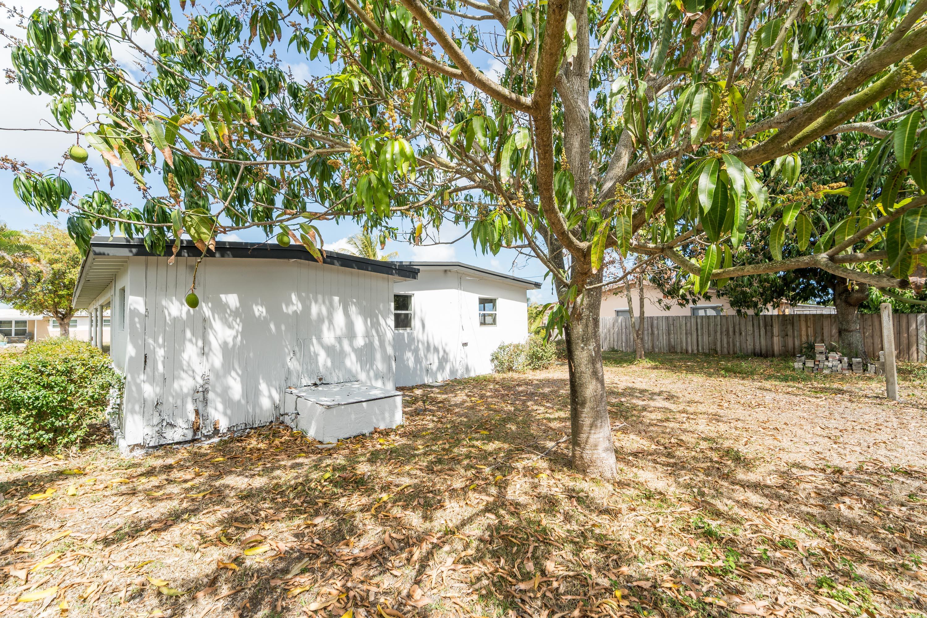 LAKE OSBORNE HILLS IN - Residential