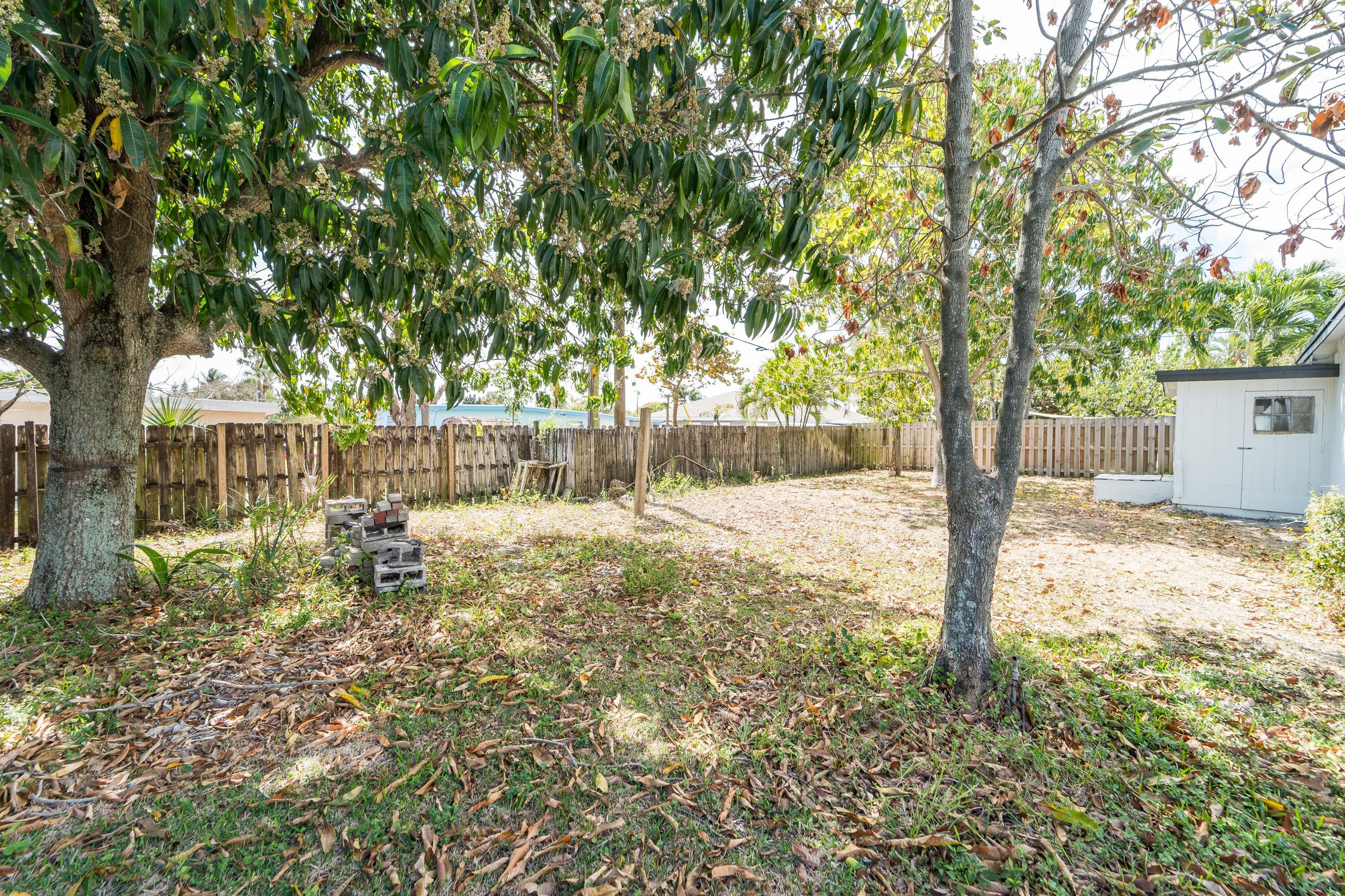 LAKE OSBORNE HILLS IN - Residential