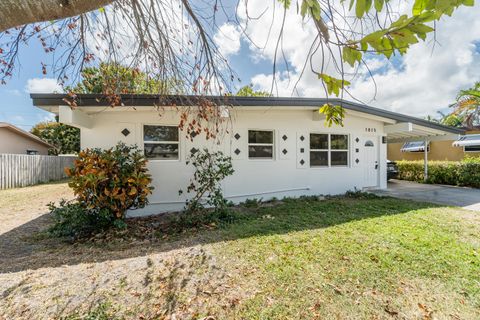 1815 Hillcrest Drive Lake Worth Beach FL 33461