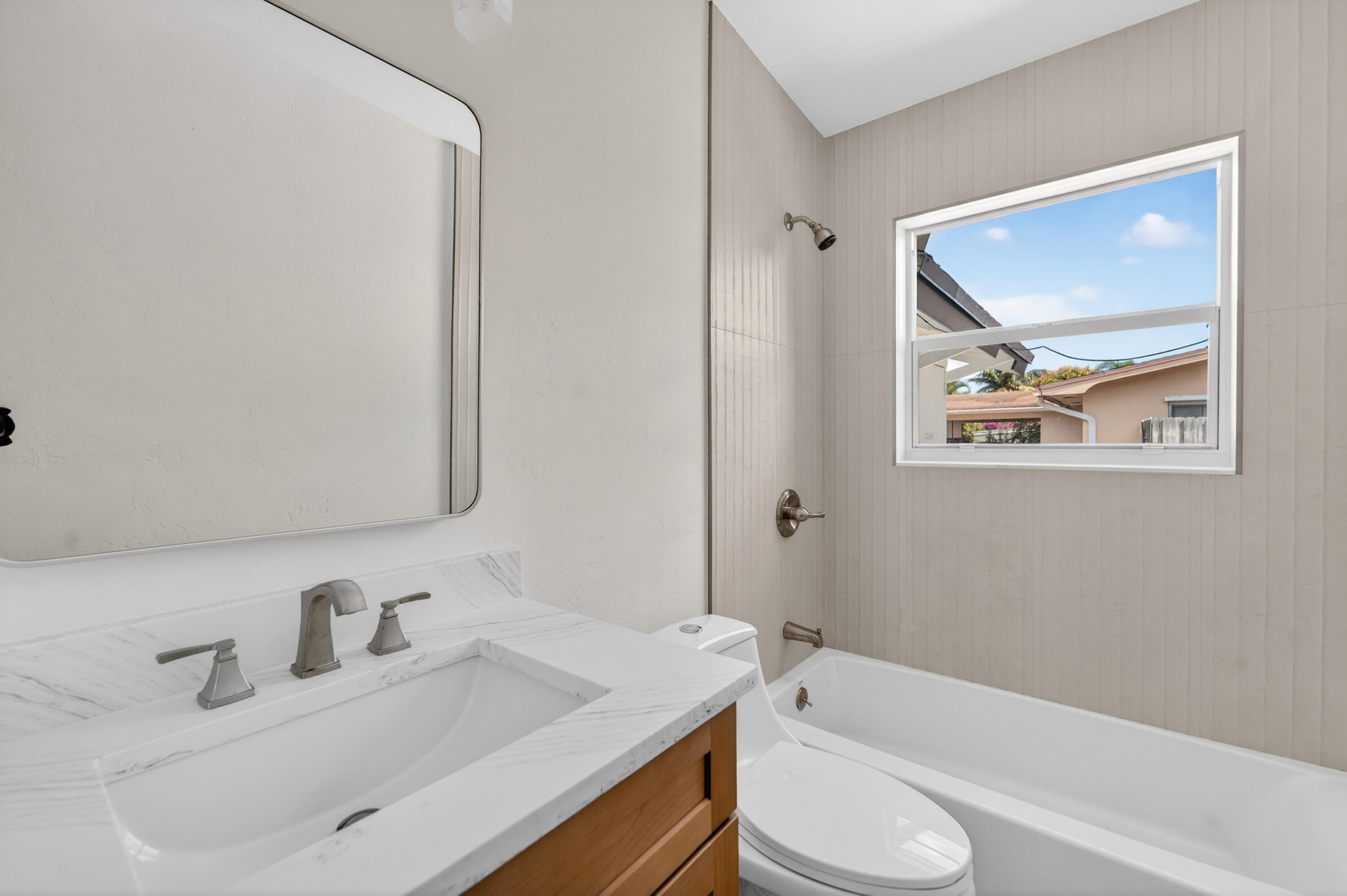 LAKE OSBORNE HILLS IN - Residential