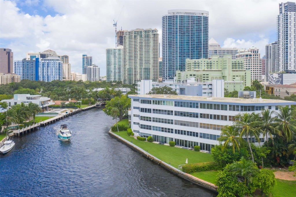 Photo of 818 SE 4th Street #404, Fort Lauderdale, FL 33301 (MLS # F10503251)