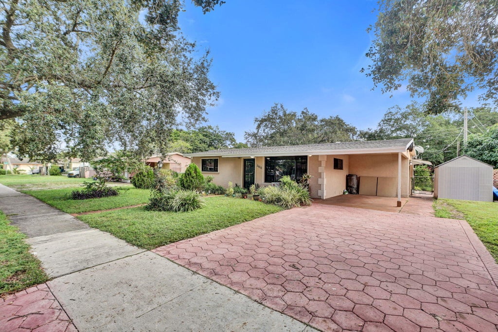 Photo of 2610 NW 74TH Avenue, Hollywood, FL 33024 (MLS # B26090161)