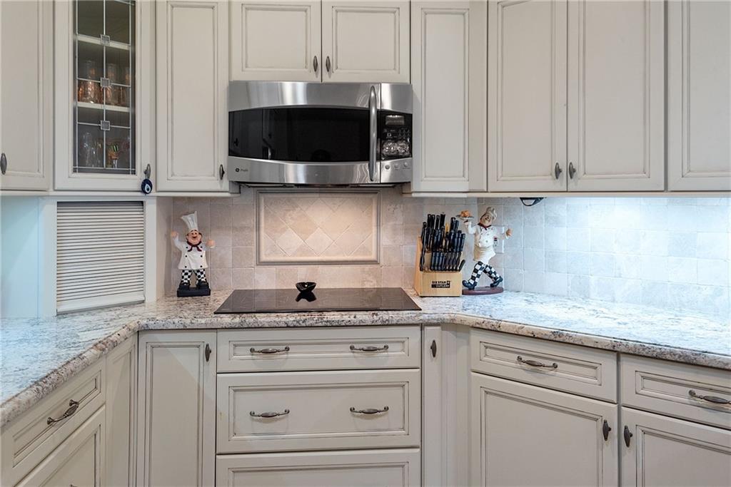 LEGENDS AT WESTON HILLS C - Residential