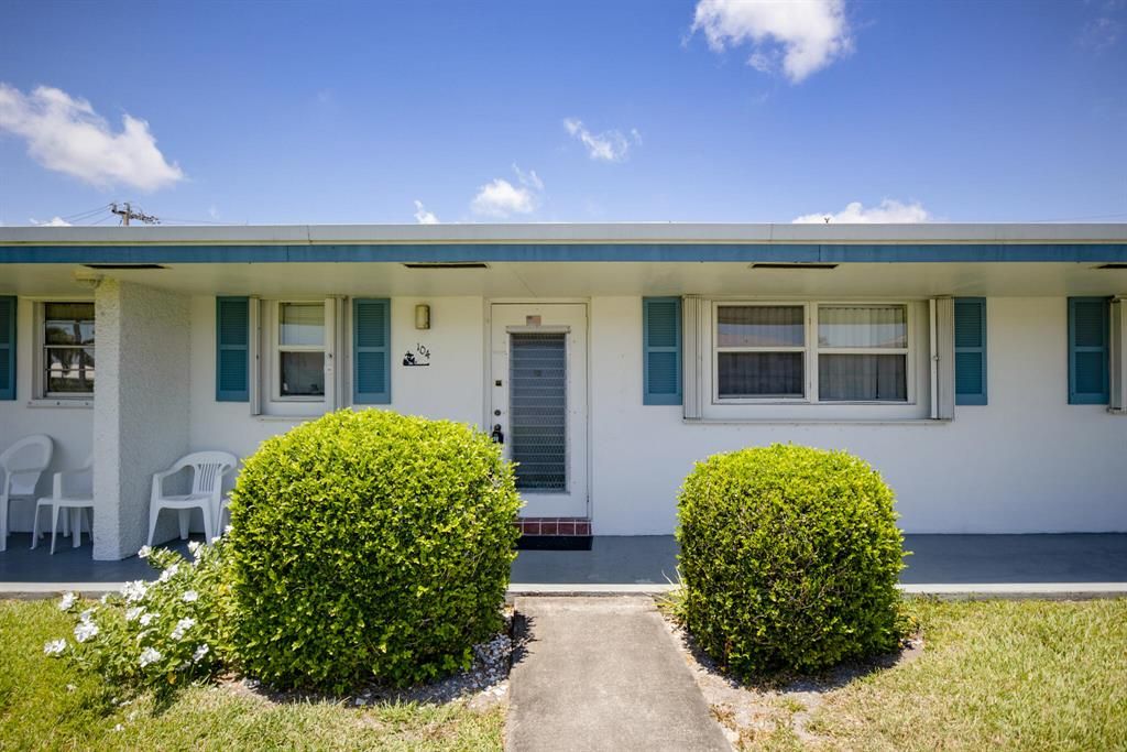 Photo of 1119 Lake Terrace #104, Boynton Beach, FL 33426 (MLS # R10720505)