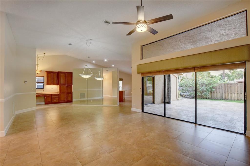 ESCONDIDO IV - Residential Lease