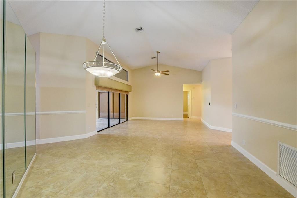 ESCONDIDO IV - Residential Lease