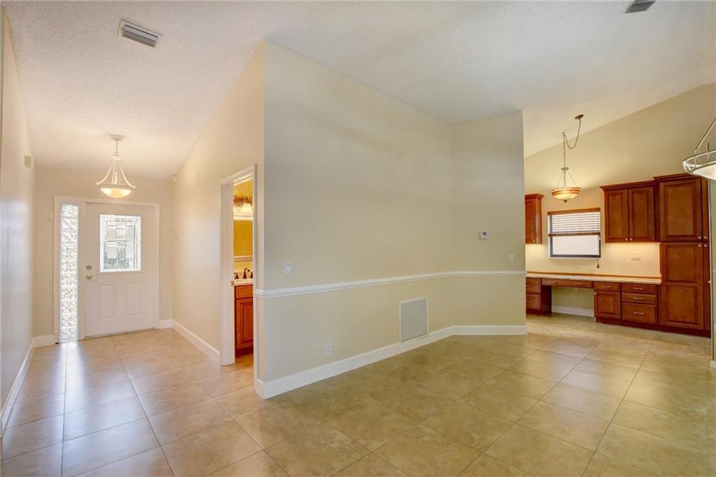 ESCONDIDO IV - Residential Lease