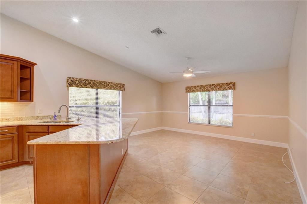 ESCONDIDO IV - Residential Lease