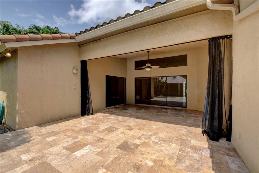 ESCONDIDO IV - Residential Lease