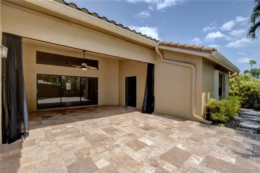 ESCONDIDO IV - Residential Lease