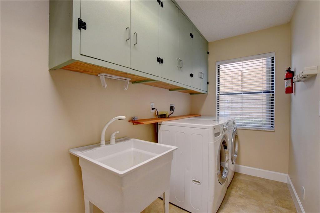 ESCONDIDO IV - Residential Lease