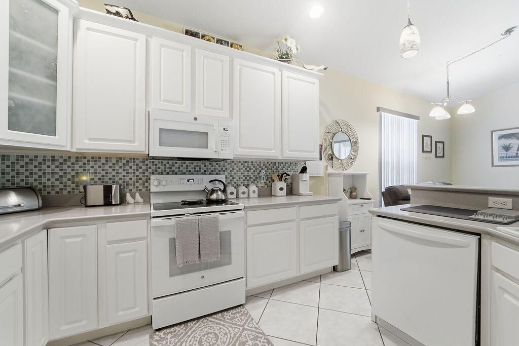 Photo of 17664 Cinquez Park Road W, Jupiter, FL 33458 (MLS # B26022650)