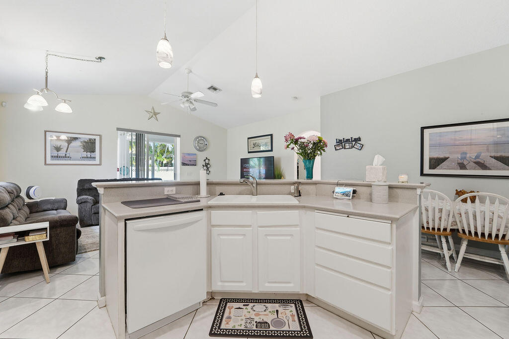 CINQUEZ PARK - Residential