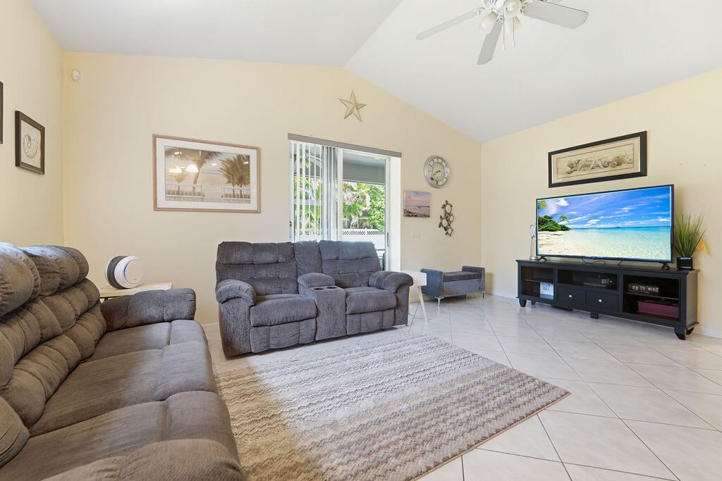CINQUEZ PARK - Residential