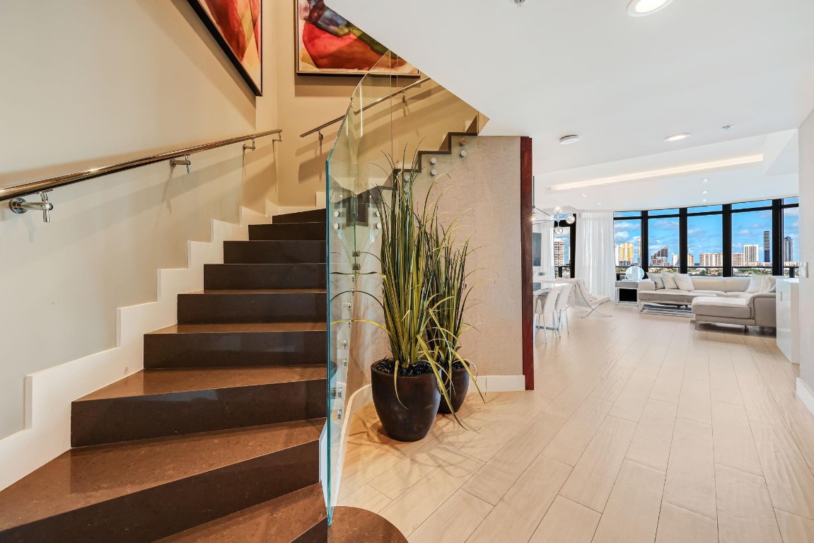 MARINA PLAMS NORTH TOWER - Residential