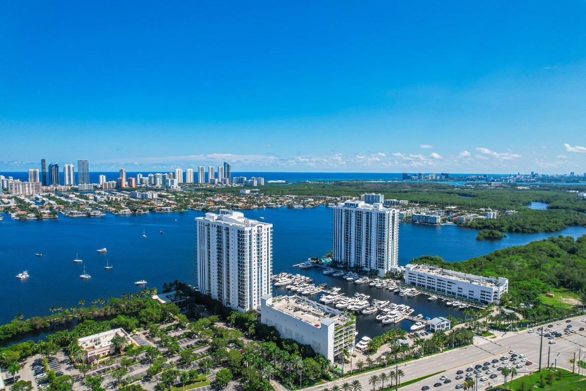 MARINA PLAMS NORTH TOWER - Residential