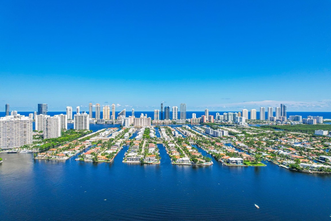 MARINA PLAMS NORTH TOWER - Residential