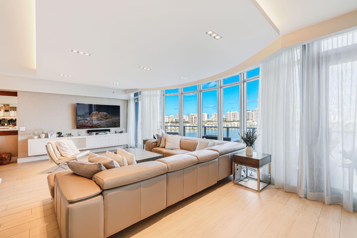 MARINA PLAMS NORTH TOWER - Residential