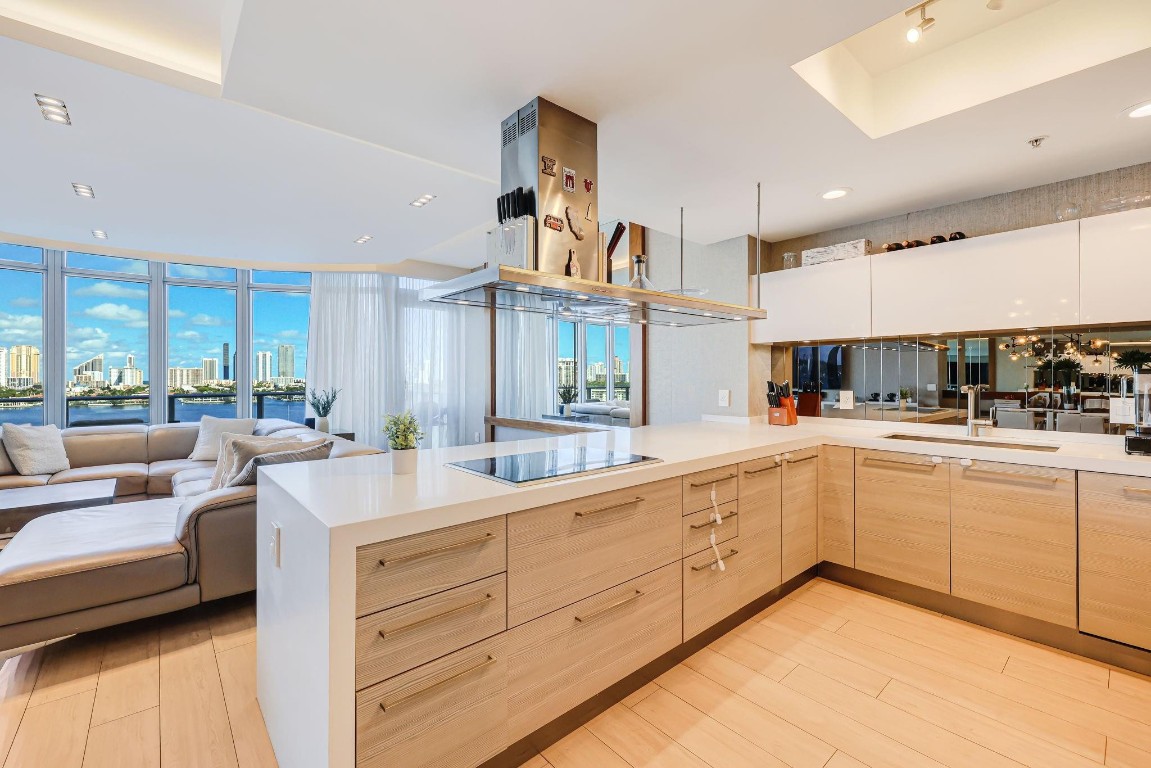 MARINA PLAMS NORTH TOWER - Residential