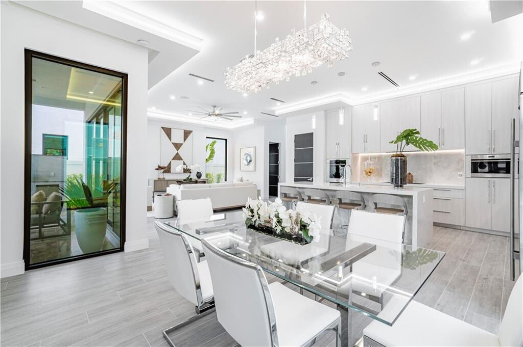 LA HACIENDA DELRAY - Residential