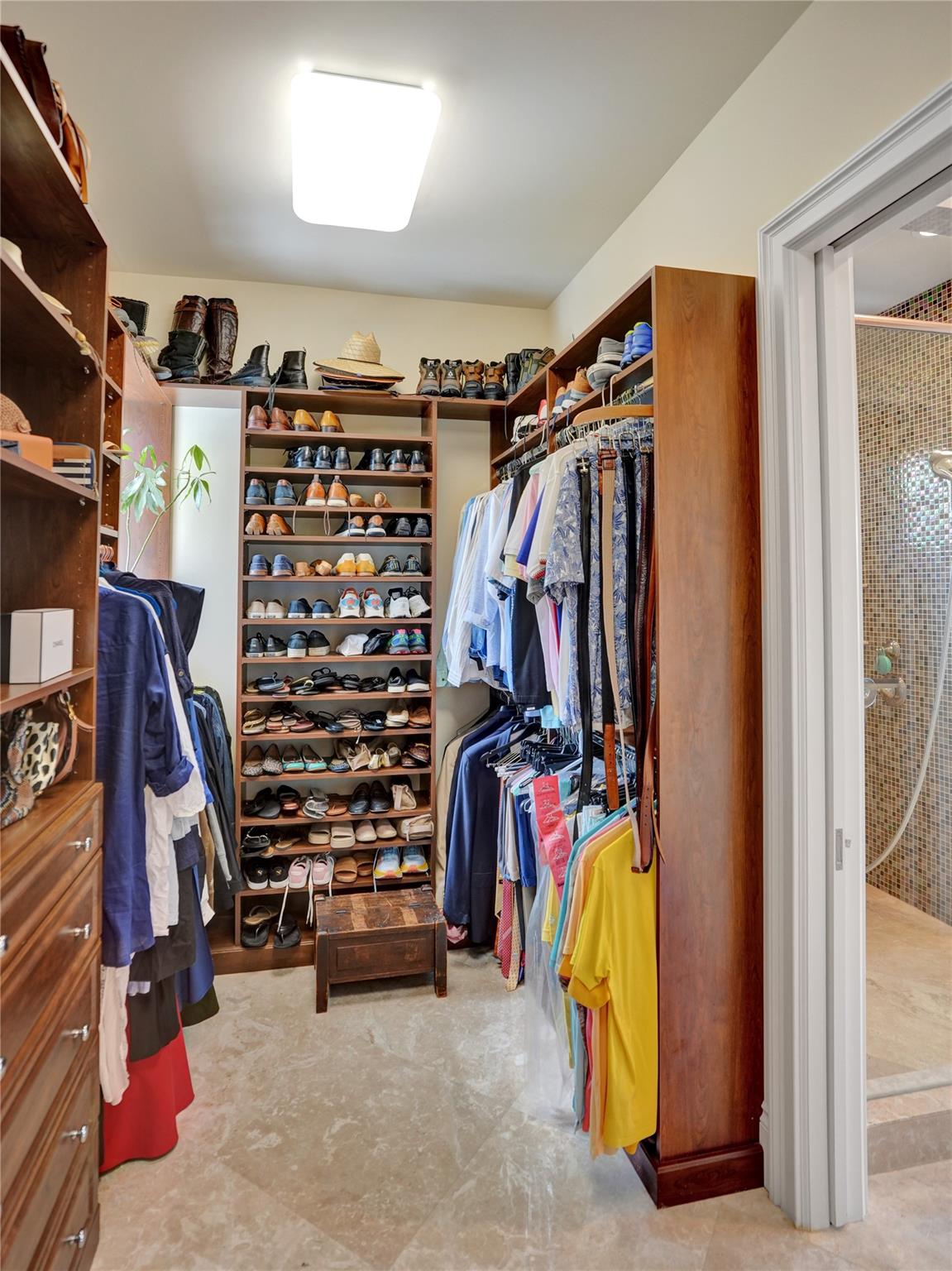 CORAL KEY VILLAS 3RD SEC - Residential