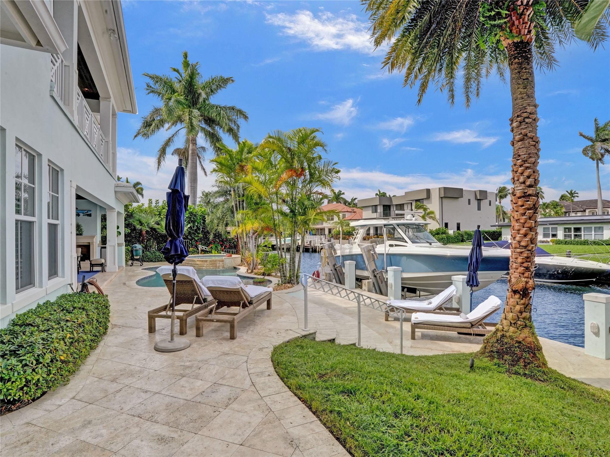 CORAL KEY VILLAS 3RD SEC - Residential