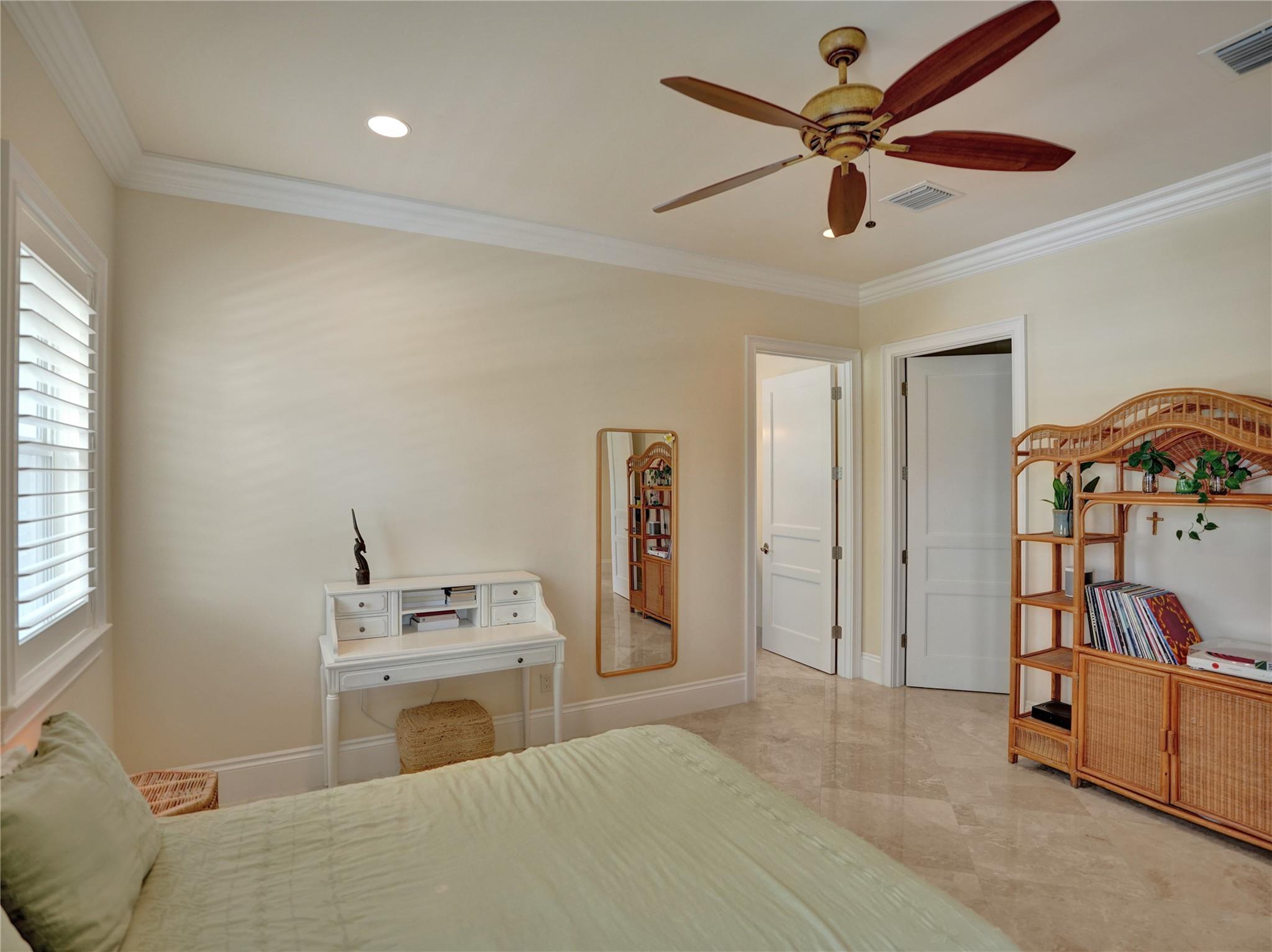 CORAL KEY VILLAS 3RD SEC - Residential