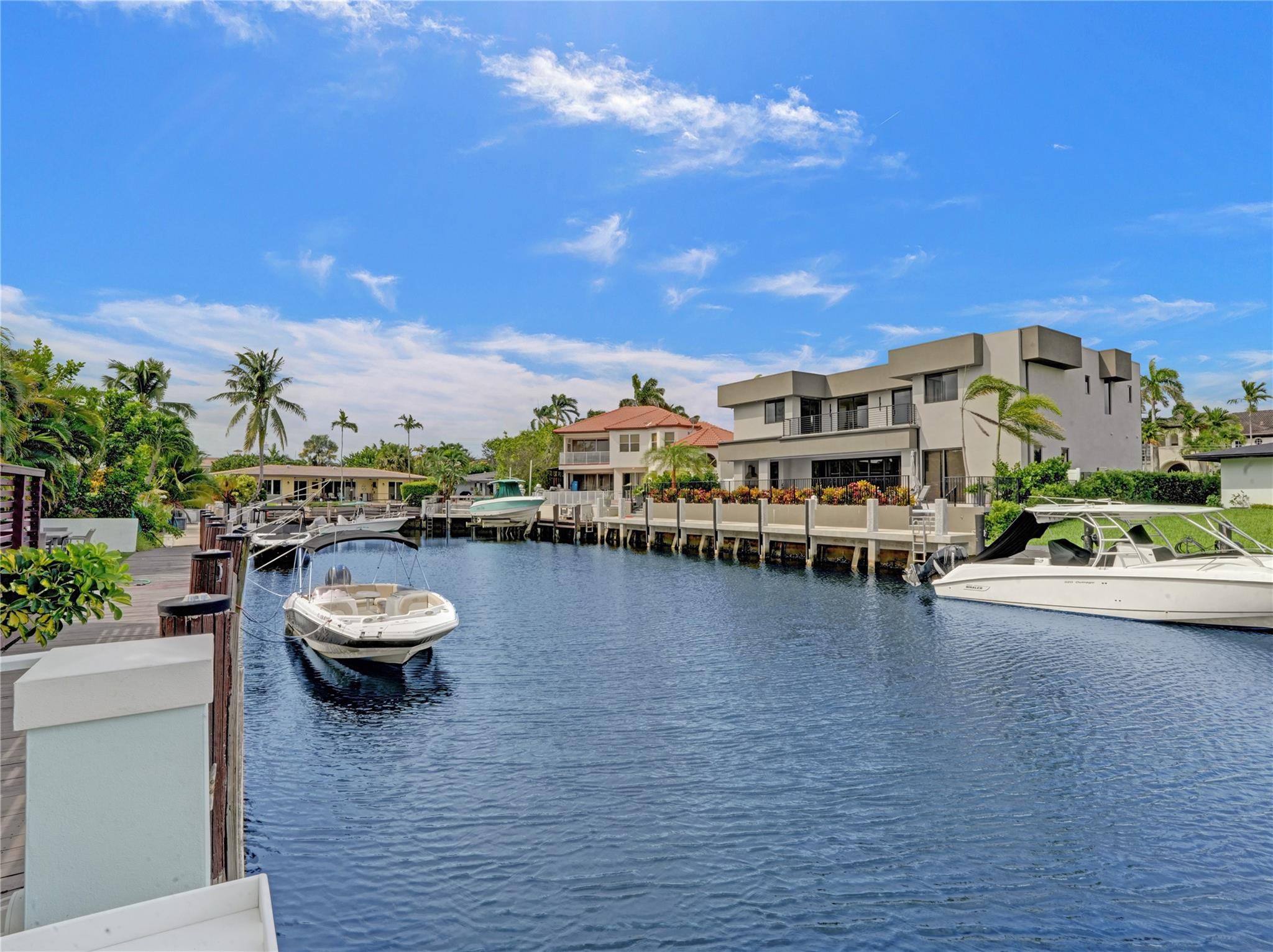 CORAL KEY VILLAS 3RD SEC - Residential