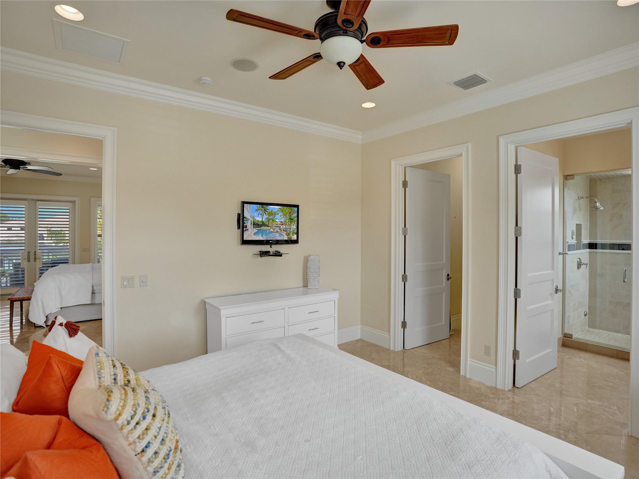 CORAL KEY VILLAS 3RD SEC - Residential