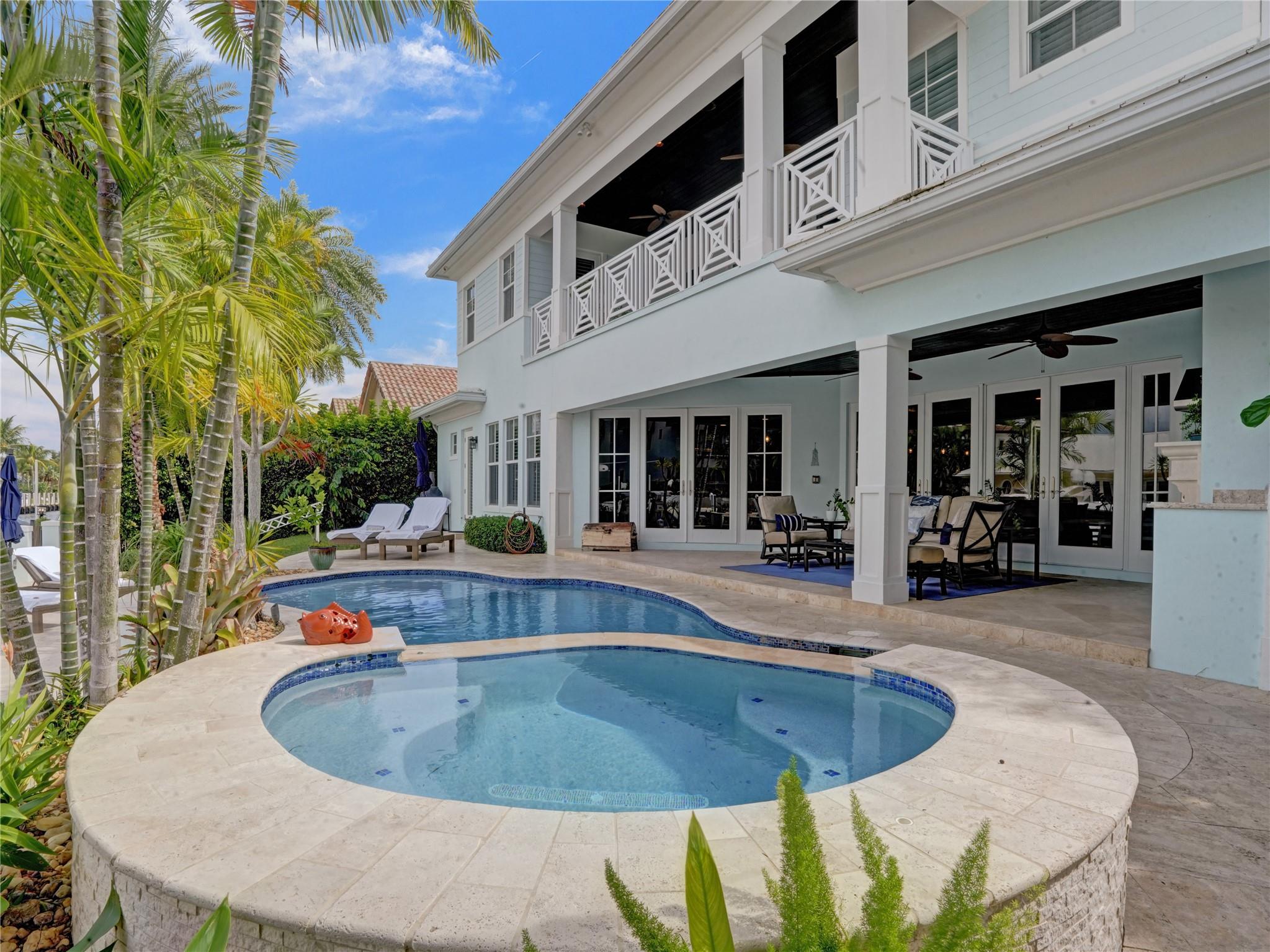 CORAL KEY VILLAS 3RD SEC - Residential