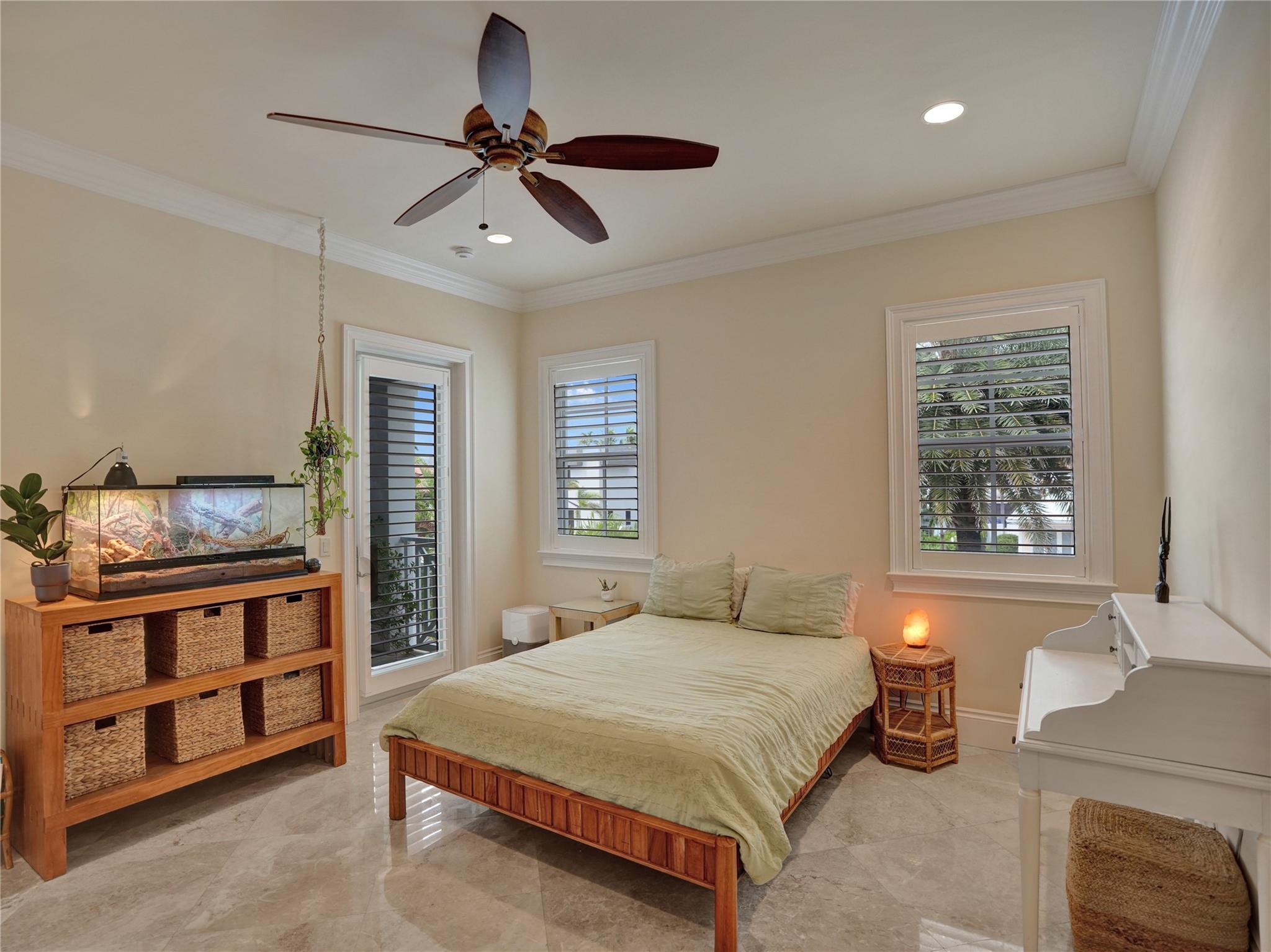 CORAL KEY VILLAS 3RD SEC - Residential