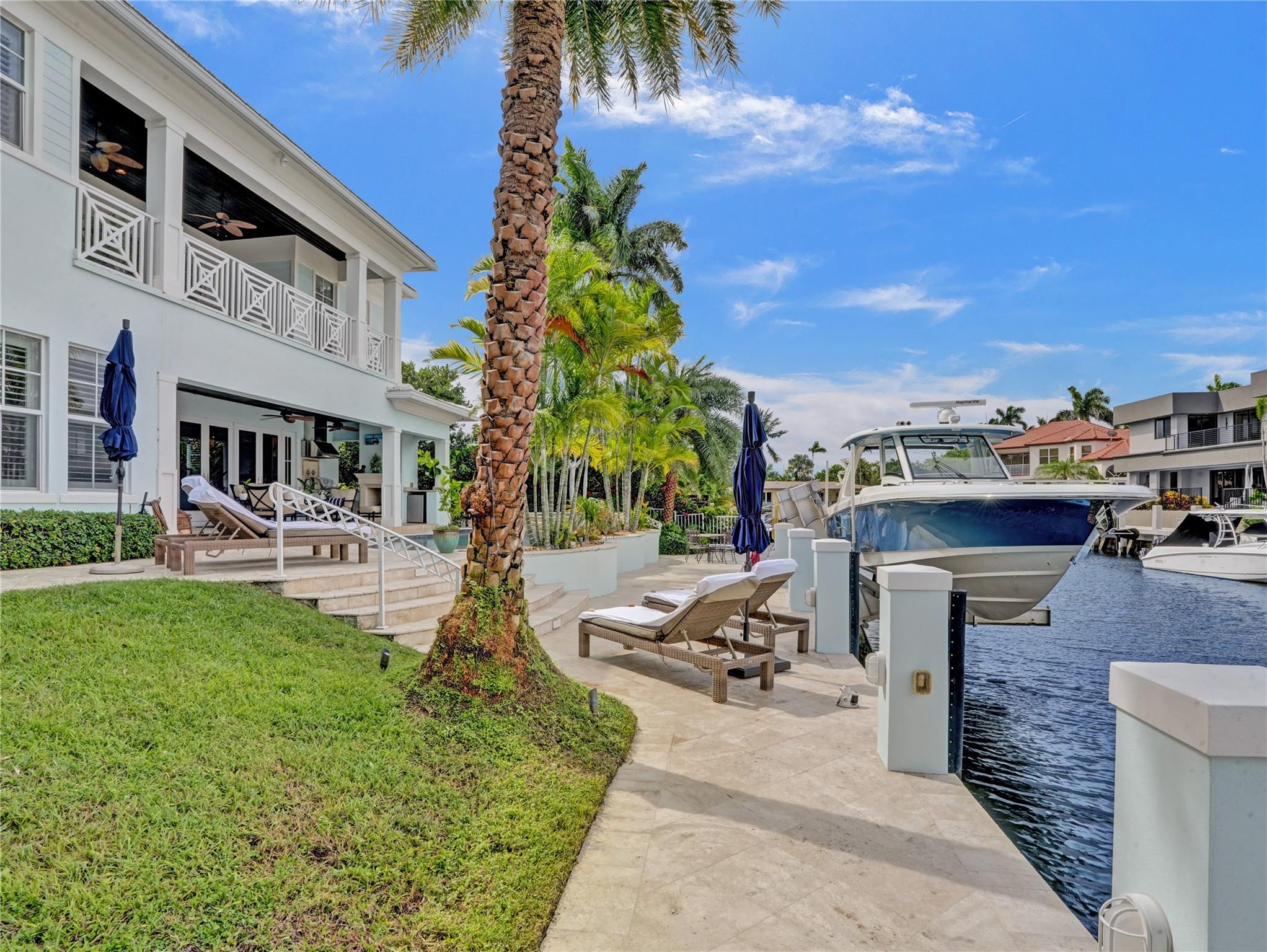 CORAL KEY VILLAS 3RD SEC - Residential