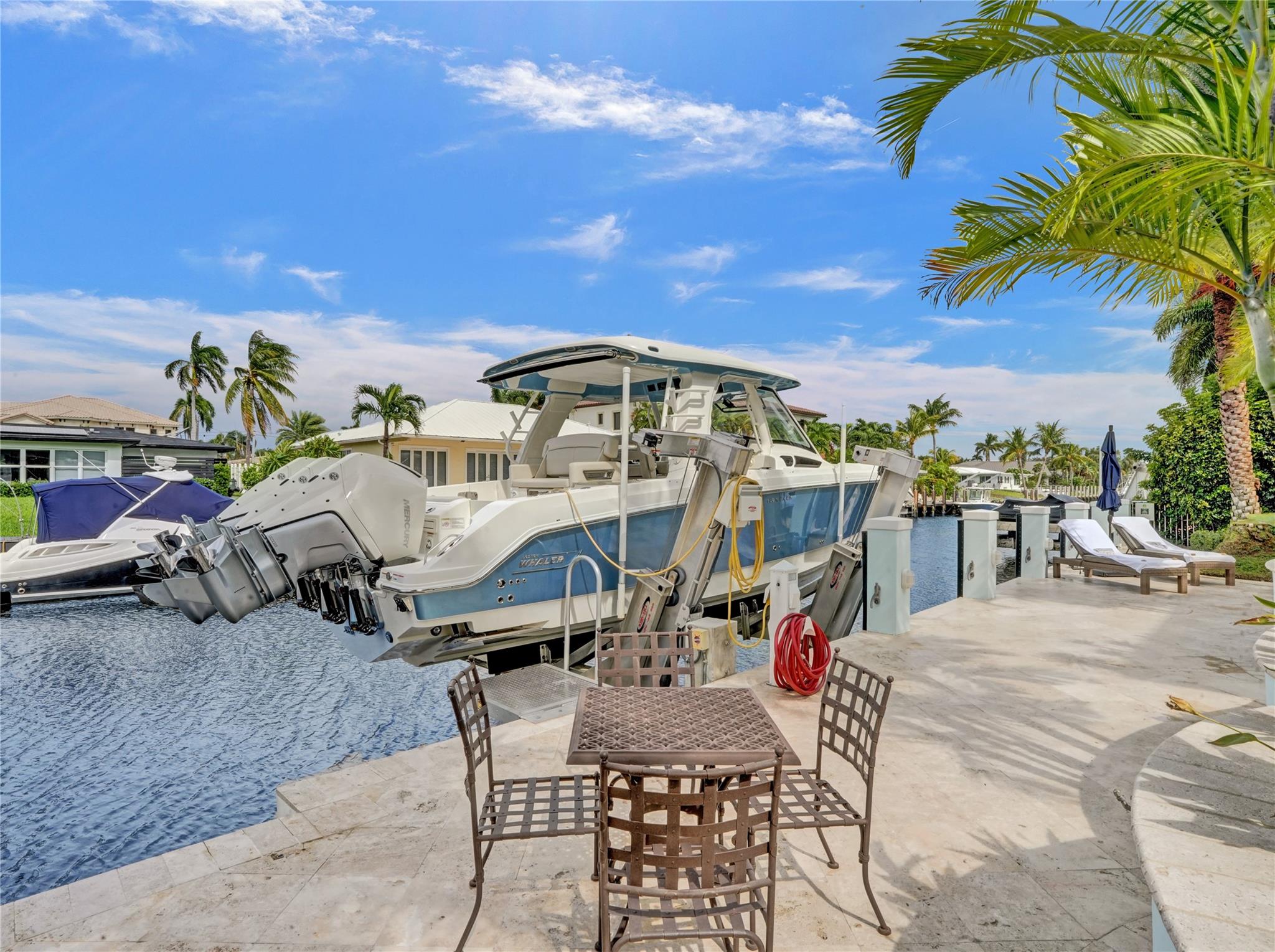 CORAL KEY VILLAS 3RD SEC - Residential