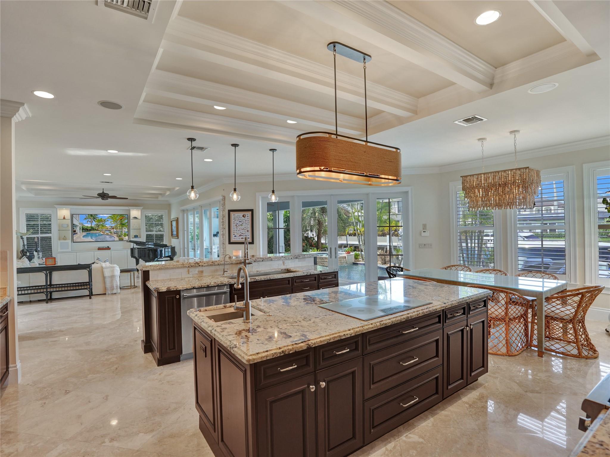 CORAL KEY VILLAS 3RD SEC - Residential