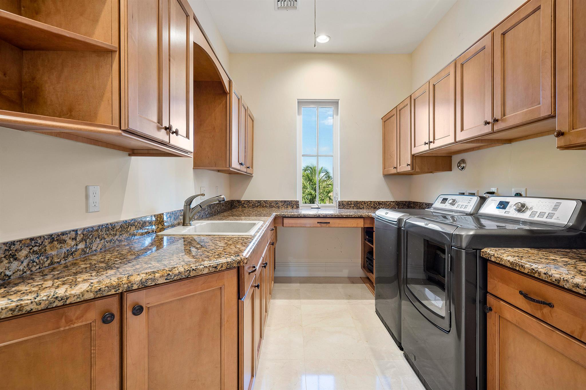 SUN AND SURF - Residential