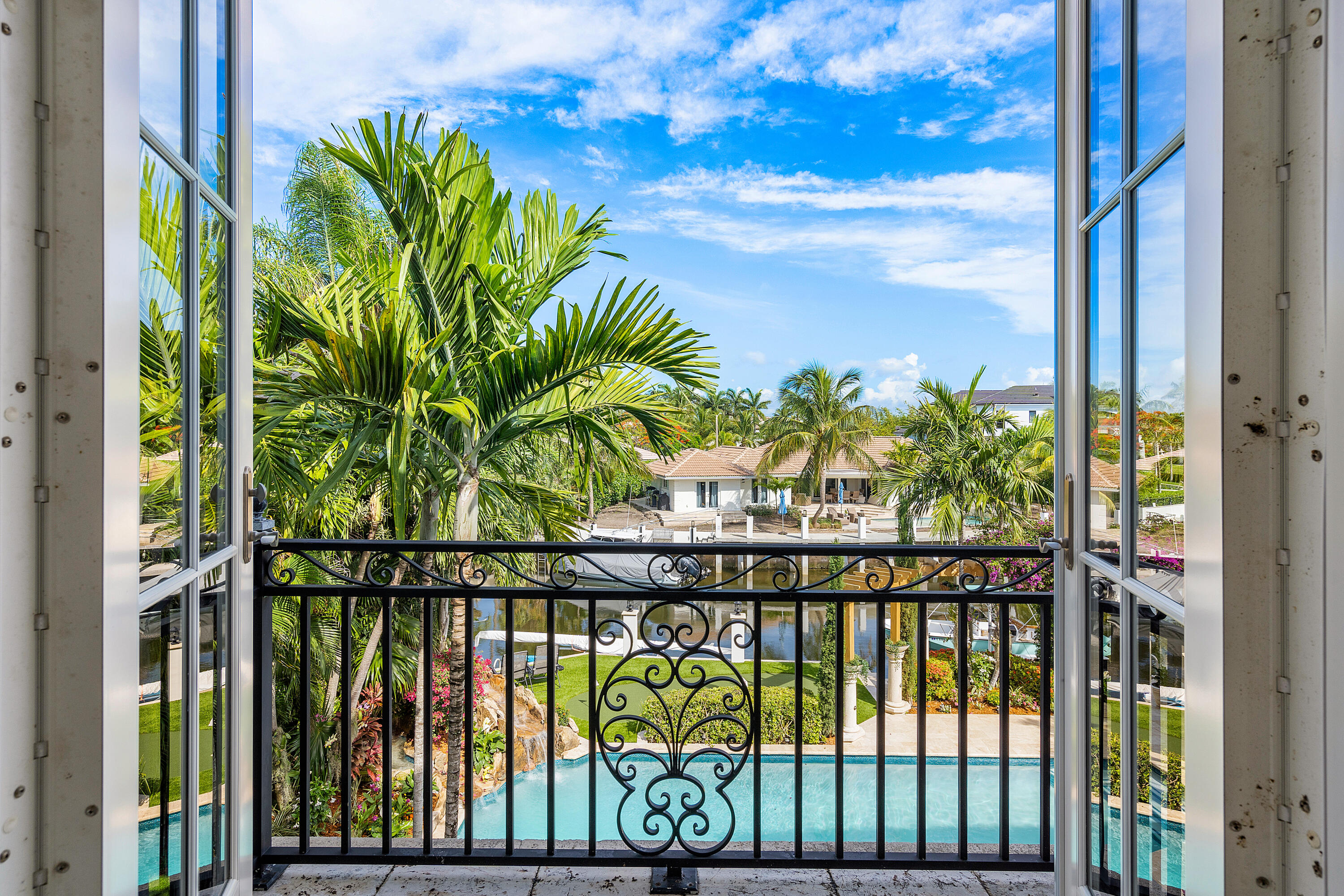 SUN AND SURF - Residential